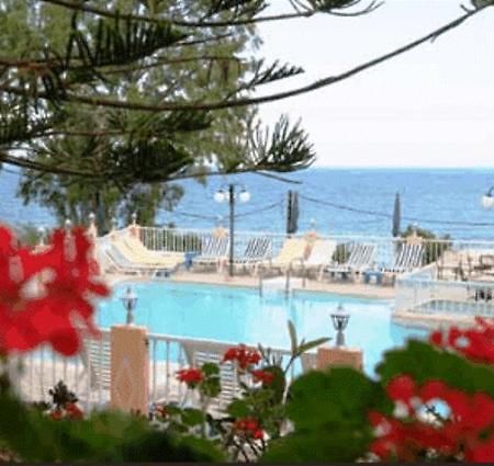 Noula Studio Lejlighedshotel Argassi Eksteriør billede
